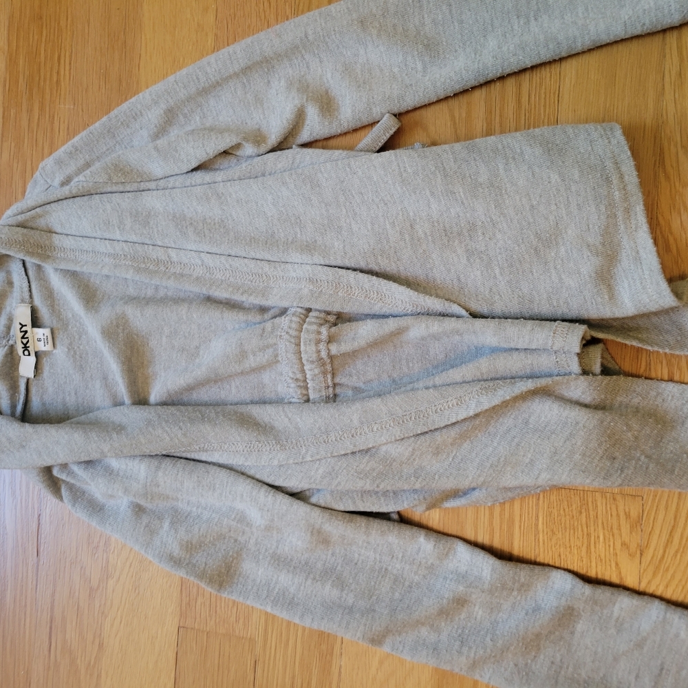 Dkny sweater sz 6